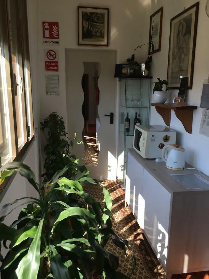 B&B Soleluna Pisa 2*,  Italy